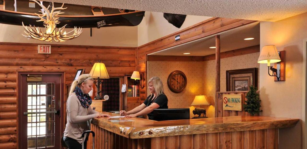 Boarders Inn & Suites By Cobblestone Hotels In Waukon Exterior foto